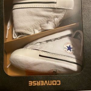 Baby converse shoes size 1 brand new never worn